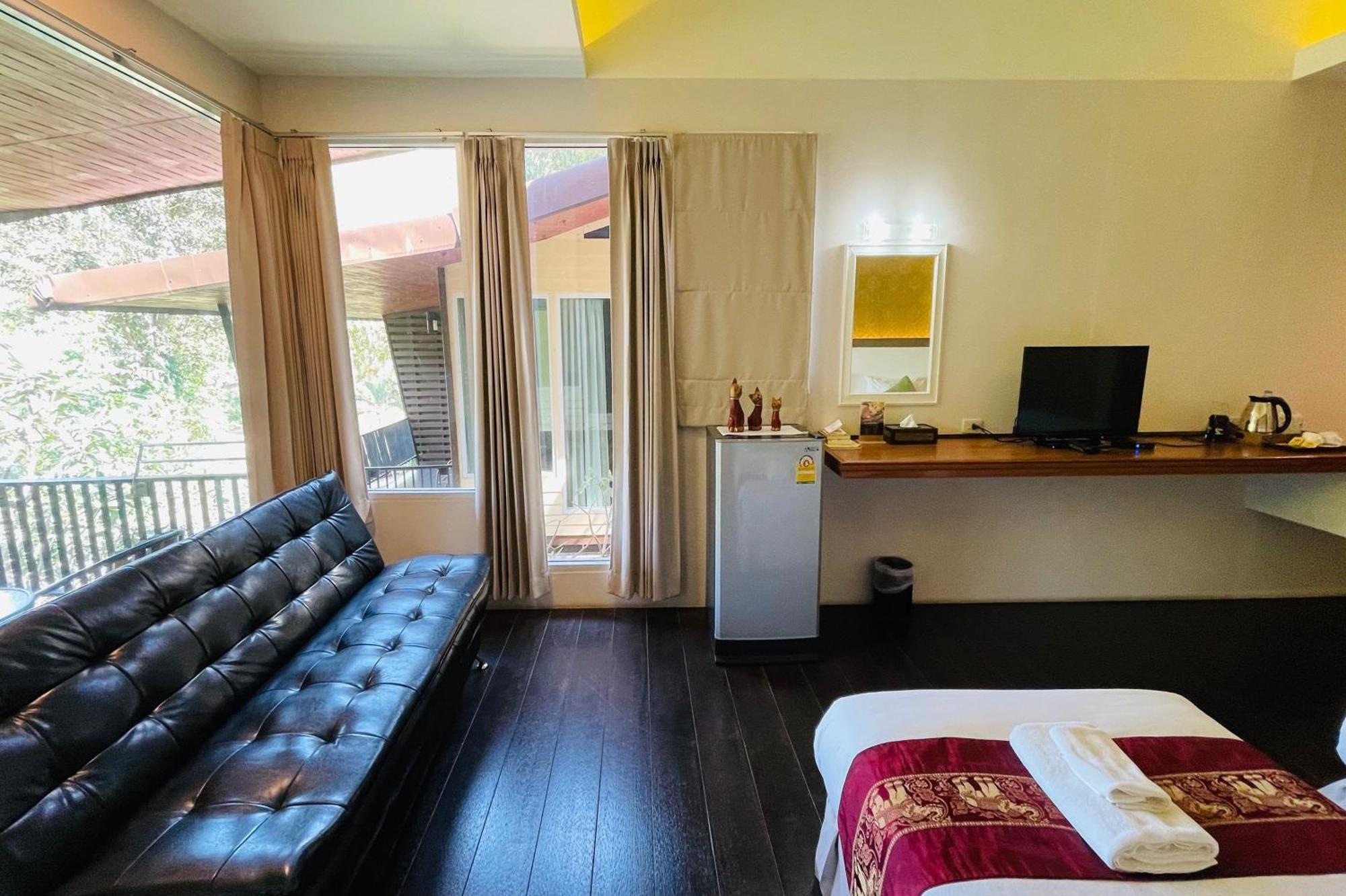 Baan Rim Kwai Paerimnam Resort Kanchanaburi City Exterior photo
