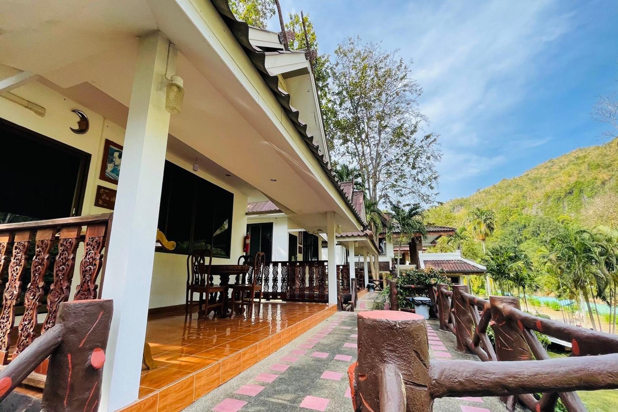 Baan Rim Kwai Paerimnam Resort Kanchanaburi City Exterior photo