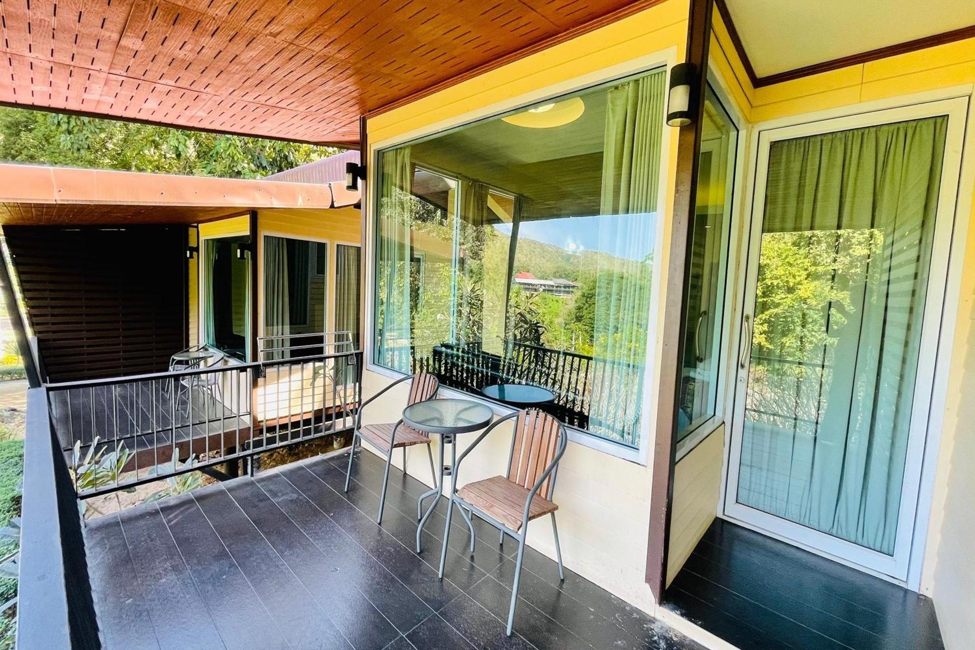 Baan Rim Kwai Paerimnam Resort Kanchanaburi City Exterior photo
