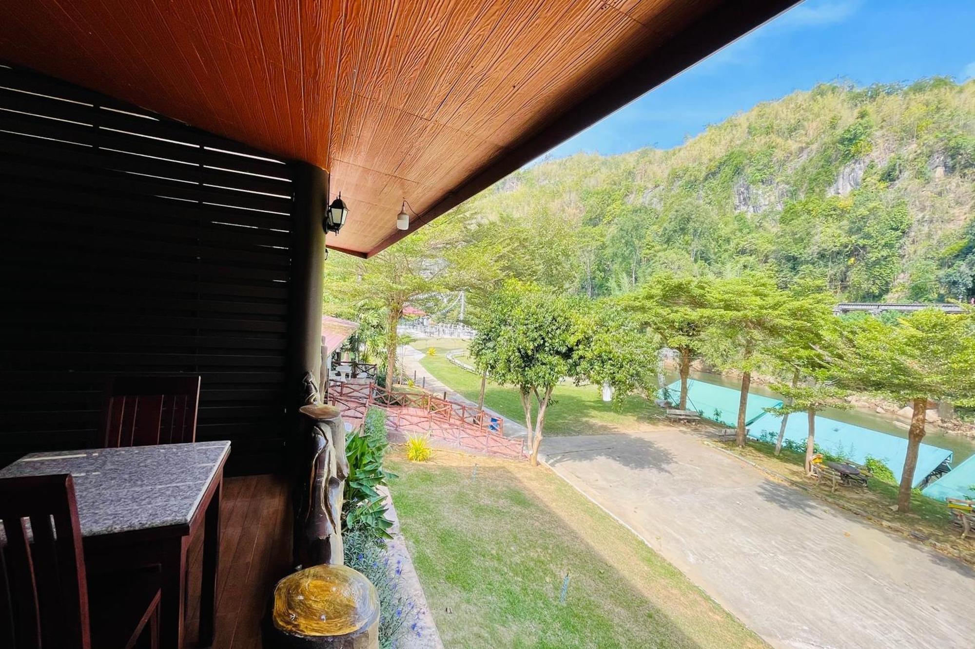 Baan Rim Kwai Paerimnam Resort Kanchanaburi City Exterior photo