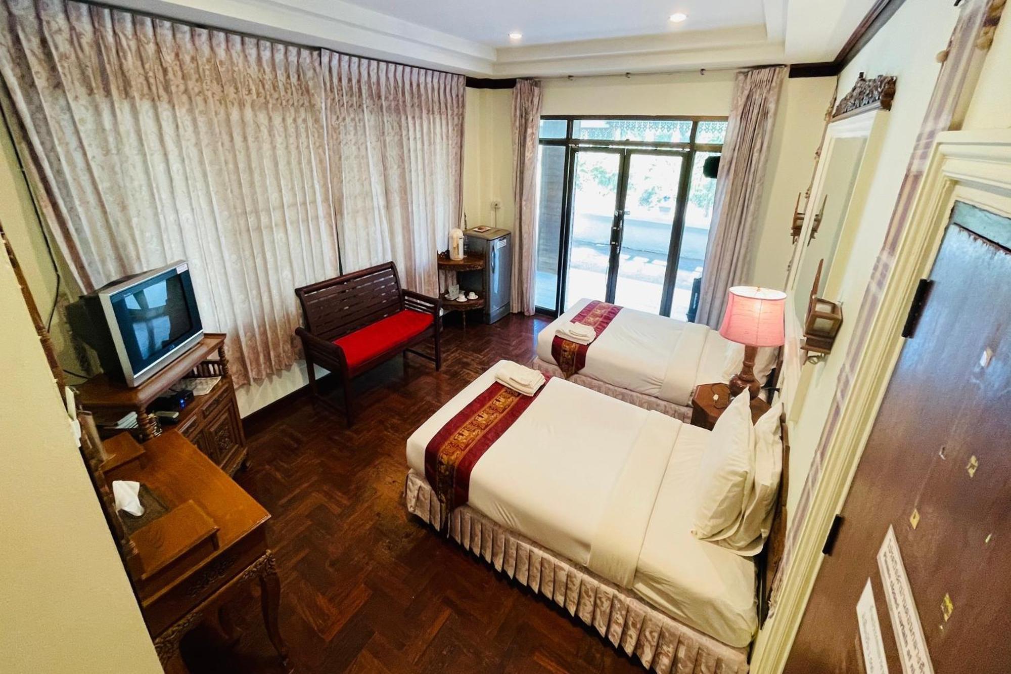 Baan Rim Kwai Paerimnam Resort Kanchanaburi City Exterior photo